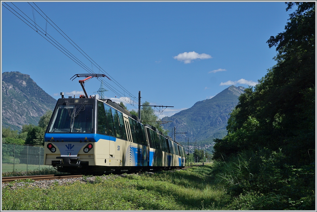 A SSIF Treno Panoramico on the way to from Domodossola to Locarno betwenn Domodossola and Masera.

25.06.2022