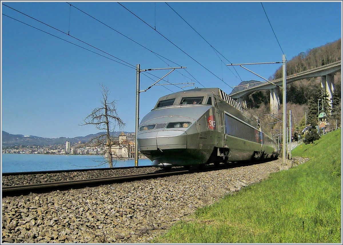 A TGV de Neige by the Chastle of Chillon.
29.03.2008