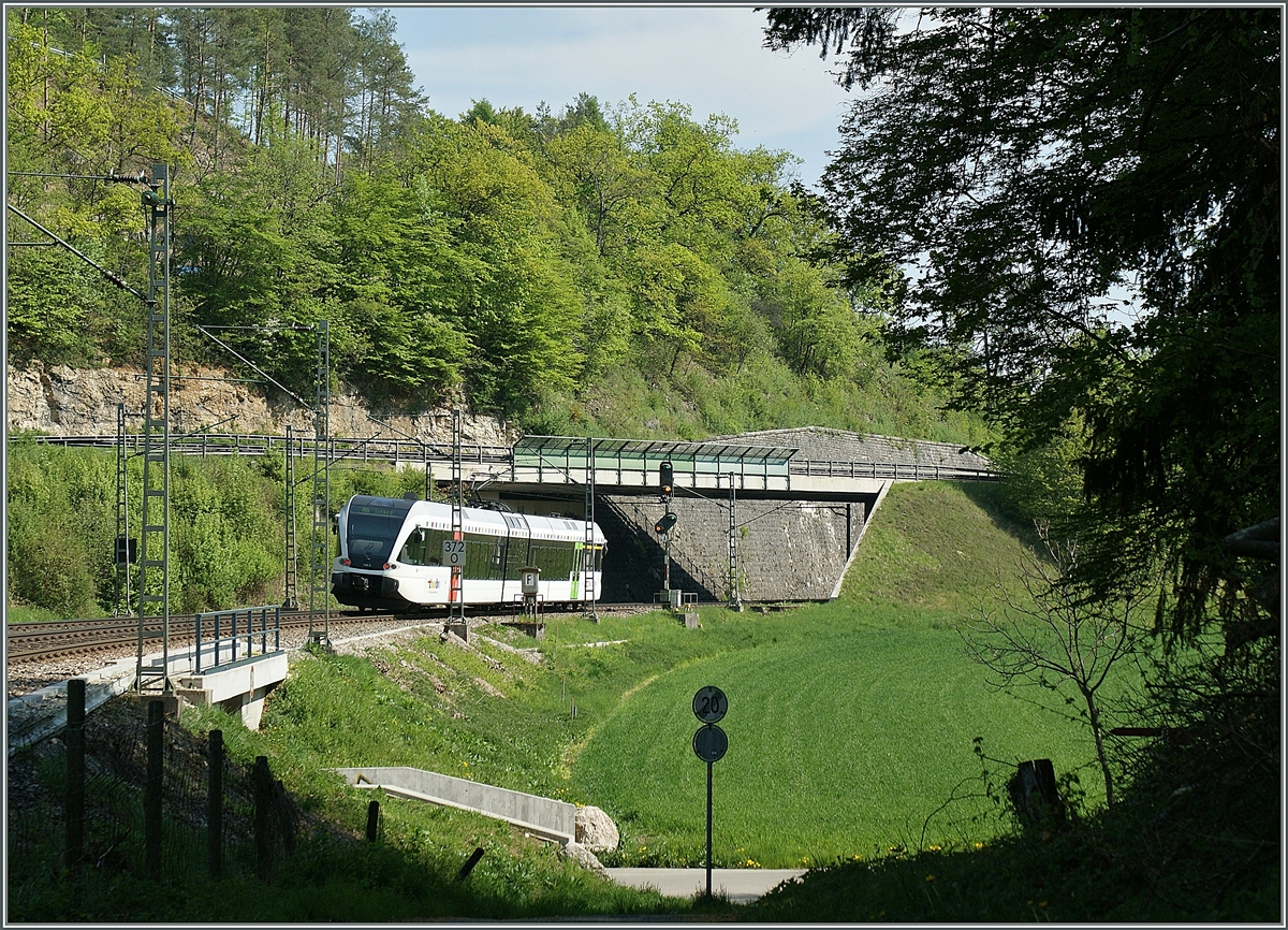 A Thurbo GTW is shortly arriving at Thayngen.
22.04.2011 