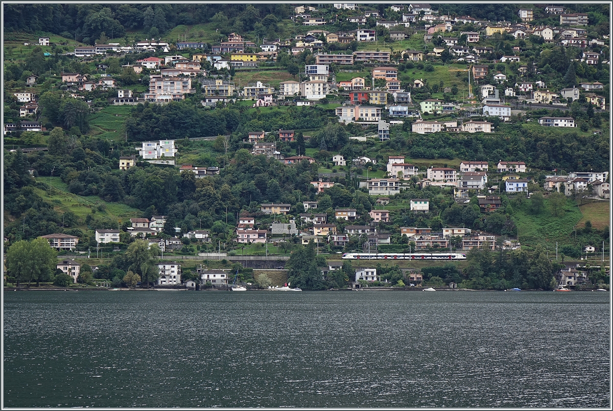 A TILO Service on the way to Luino near San Nazzaro. 

20.09.2021