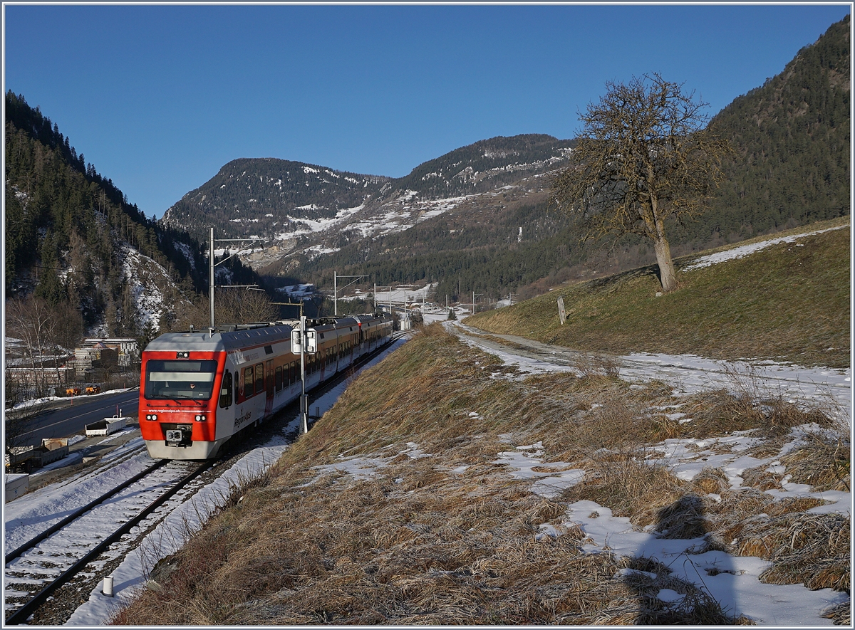 A TMR (MO) RegionAlps RABe 525 near le Châble. 

09.02.2020