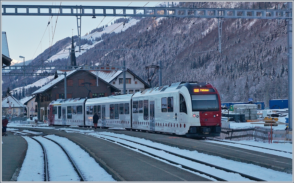 A TPF Flirt (Abe 2/4 -B - Be 2/4) in Montbovon is ready for his departure to Palezieux.
13.02.2018