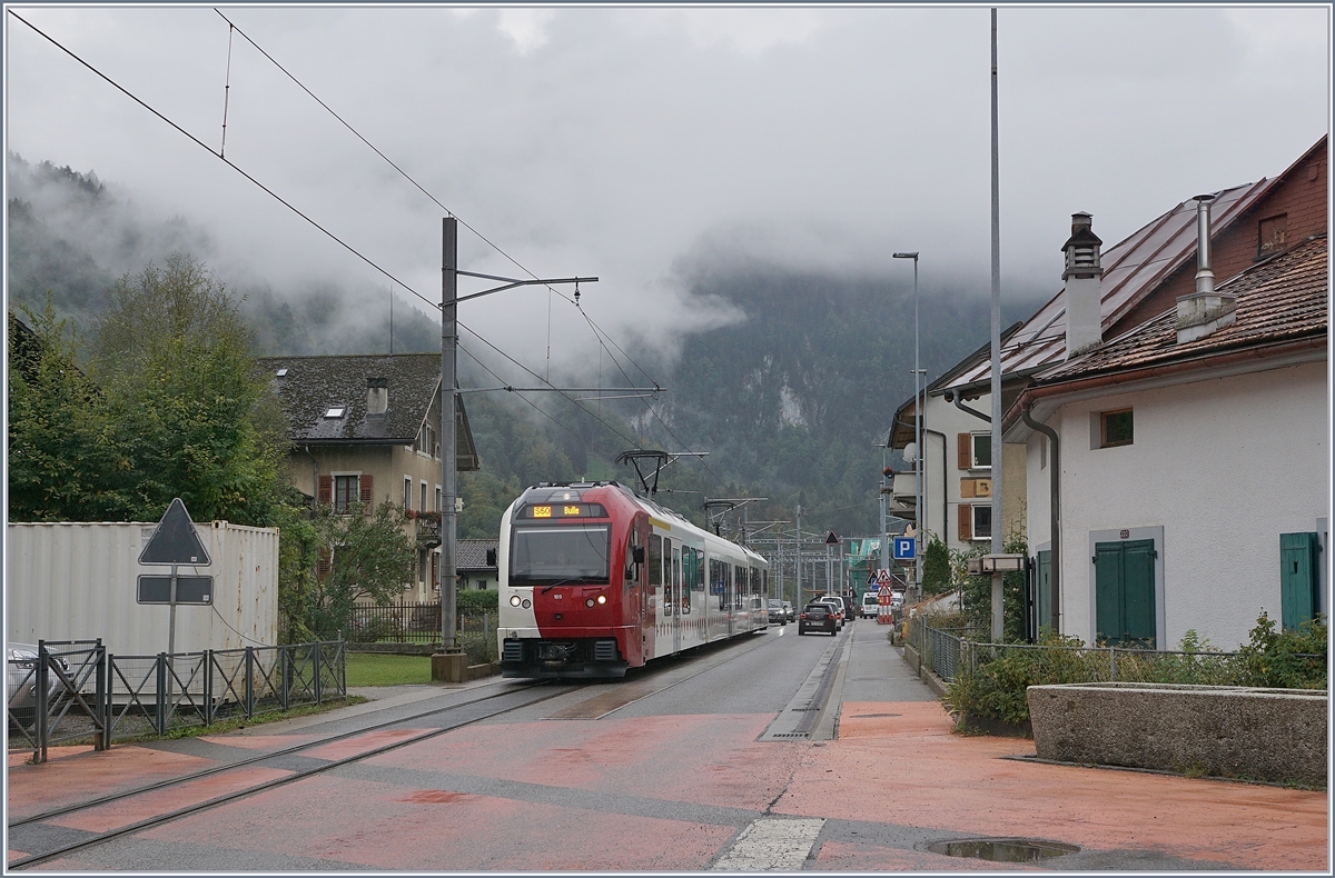 A TPF local train to Bulle in the Streets of Montbovon.
14.02.2018