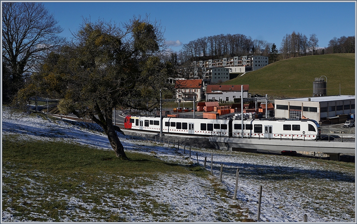 A TPF SURF is arriving at the new Châtel St Denis Station. 

05.02.2020