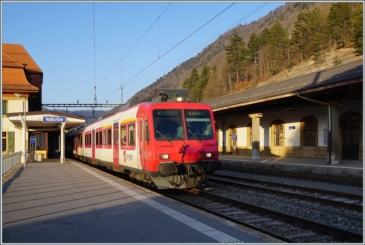 A TRAVYS Domino local train is waiting in Vallorbe of his departur to Le Brassus. 

24.03.2022