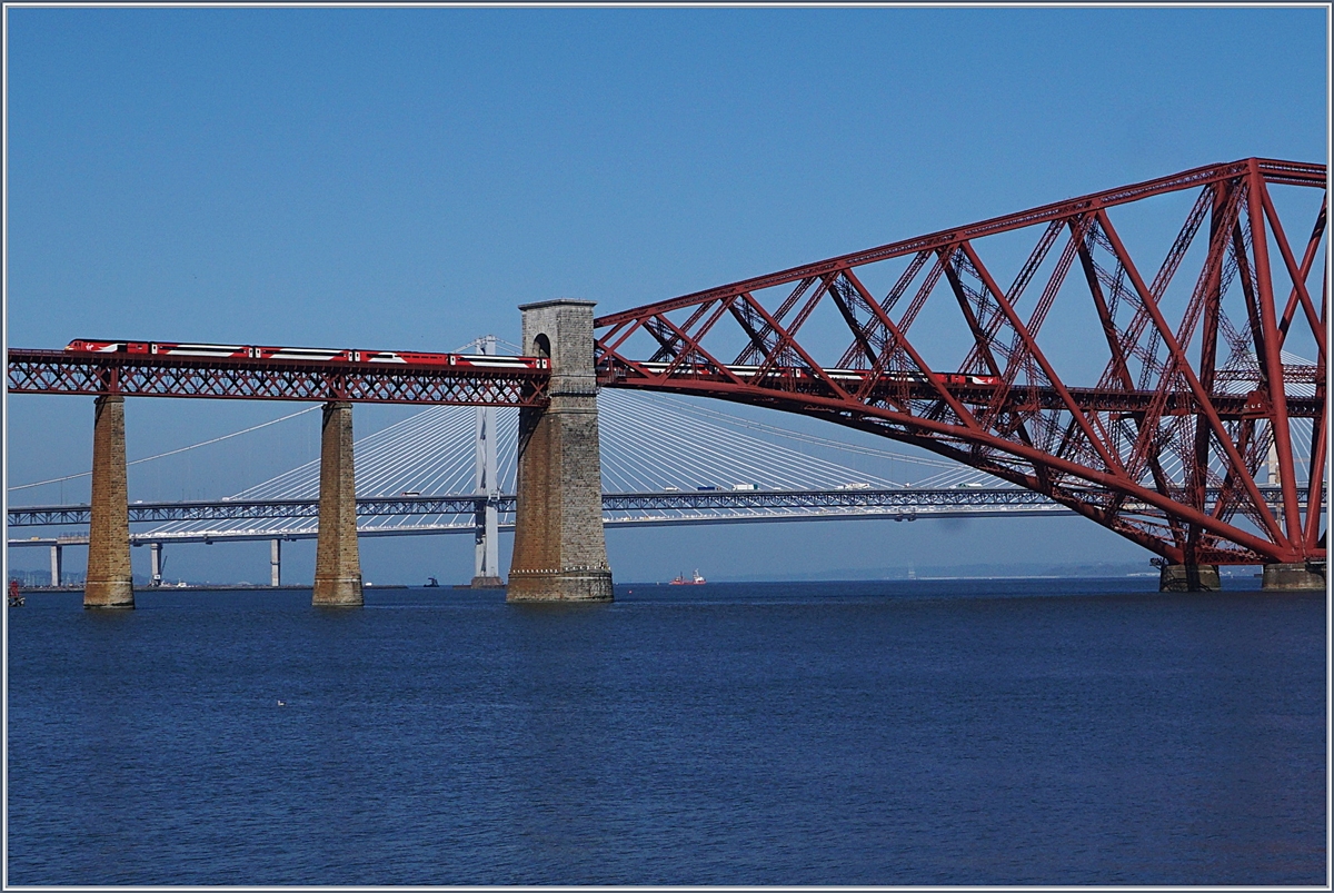 A Virgin Train East Coast HST 125 Class 43 on the Forth Brigde by Dalmeny.
03.05.2017