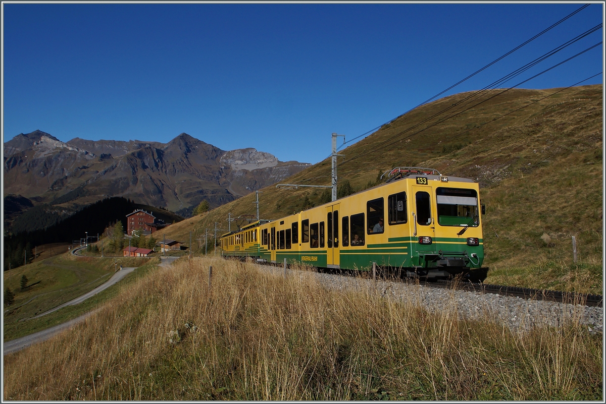 A WAB local train betweeen Wengeralp and Kleine Scnheidegg.
09.10.2014