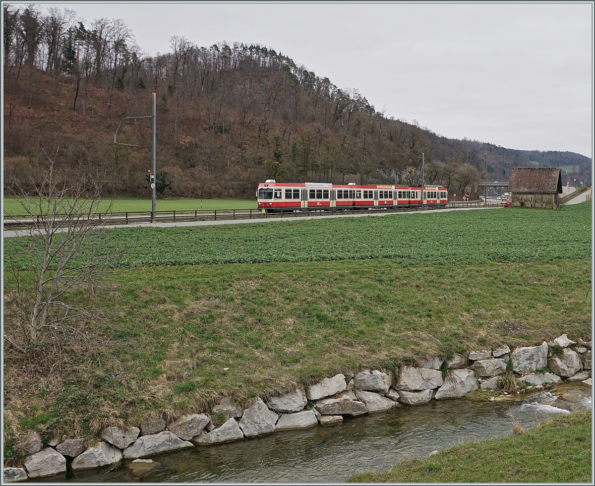 A Waldenburger (WB) train service on the way to Liestal by Lampenberg-Ramlinsburg.

31.03.2021
