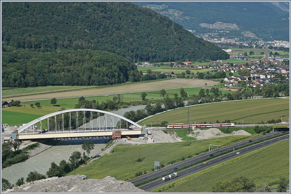 A  Walliser -Domino by the new Rhone Bridge between Bex and St Maurice.
26.08.2016