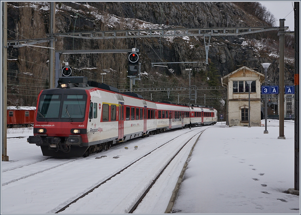 A  Walliser -Domino is arriving at St Maurice.
11.12.2017