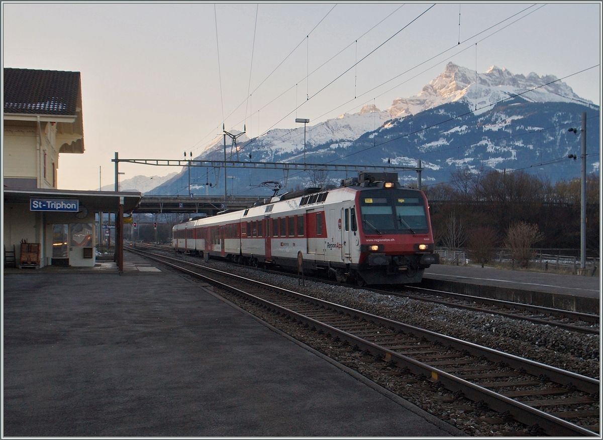 A Walliser-Domino on the way to Aigle in St Triphon.
25.01.2016