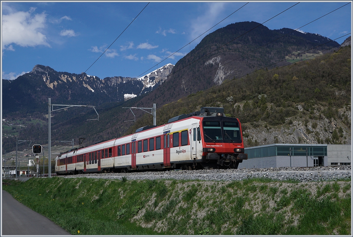 A  Walliser -Domino on the way to St-Maurice by Aigle. 

12.04.2018
