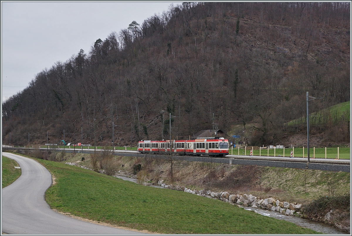 A WB BDe 4/4 with his local service between Hölstein and Lampenberg-Ramlinsburg.

21.03.2021