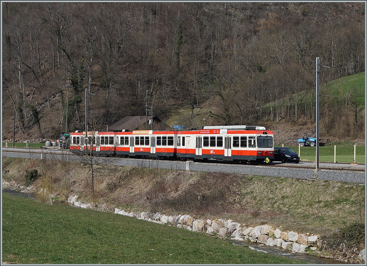 A WB BDe 4/4 with his local service between Hölstein and Lampenberg-Ramlinsburg.

25.03.2021  