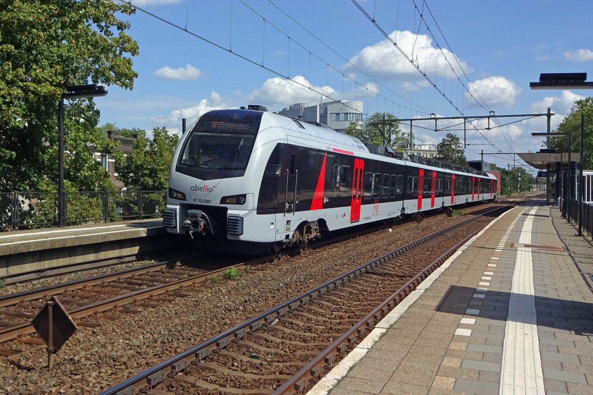 Abellio ET25-2307 runs through Arnhem-Velperpoort on 1 December 2018.