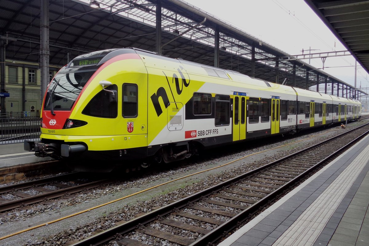 Advertising 521 017 stands on 30 December 2018 in Olten.