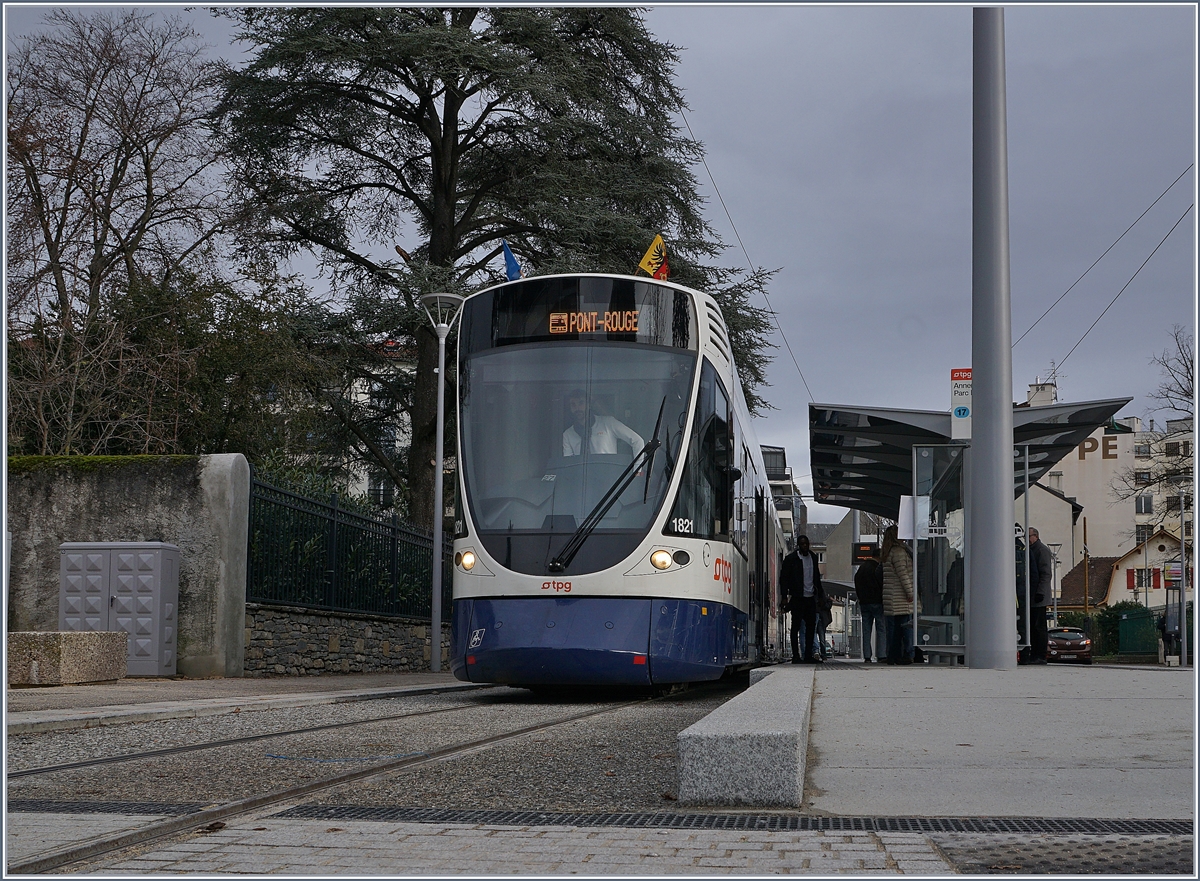 After a long 61 years break run now trams over the borther from Geneva to Annemasse. 
A tpg Tango in Annemasse Parc de Montesuit Terminate Station.

15.12.2019