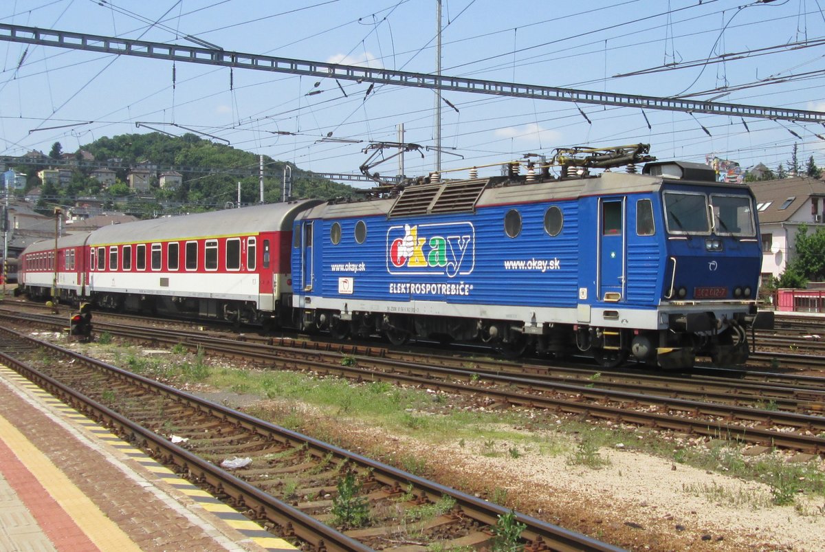 After having ran round, ZSSK 362 012 quits Bratislava hl.st. on 2 June 2015.