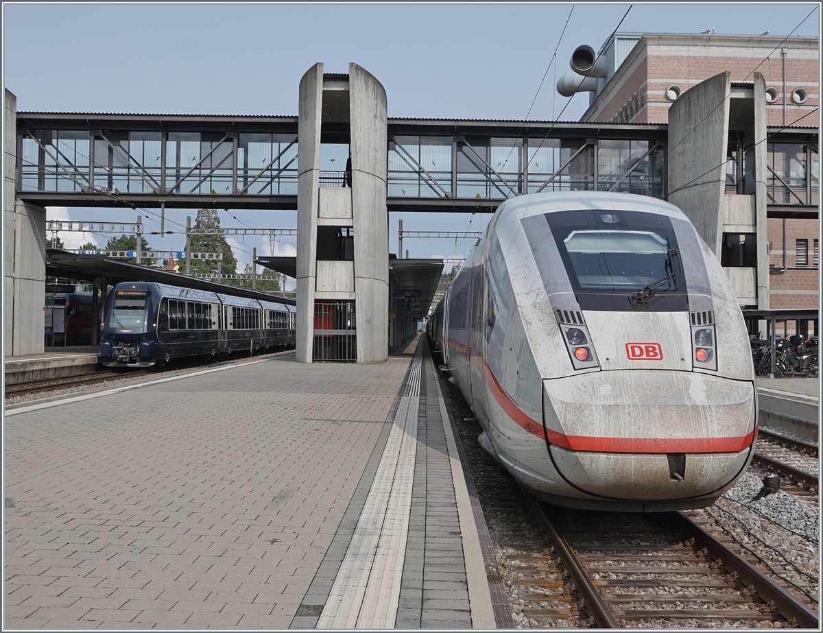 After the incoming train in the form of the ICE 4 from Interlaken Ost to Hamburg Altona has arrived in Spiez, the MOB BLS GoldenPass Express GPX 4064 can continue its journey to Interlaken Ost. August 30, 2023