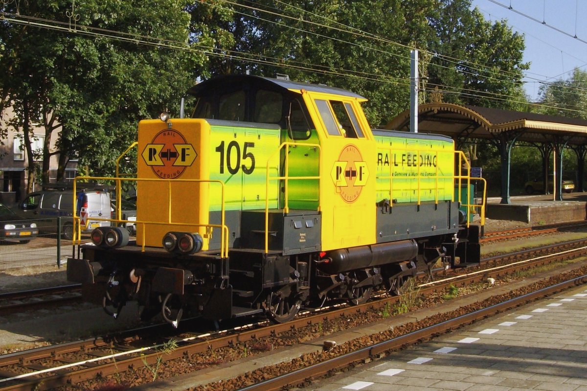 After the shunting duties RRF 105 enjoys a rest at 's-Hertogenbosch on 11 June 2009.