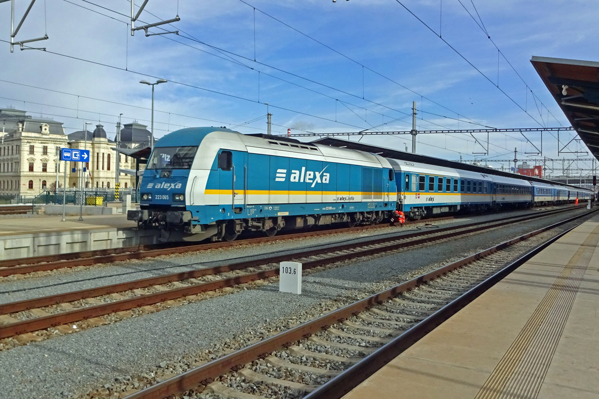 ALEX 223 065 quits Plzen hl.n. on 21 February 2020.