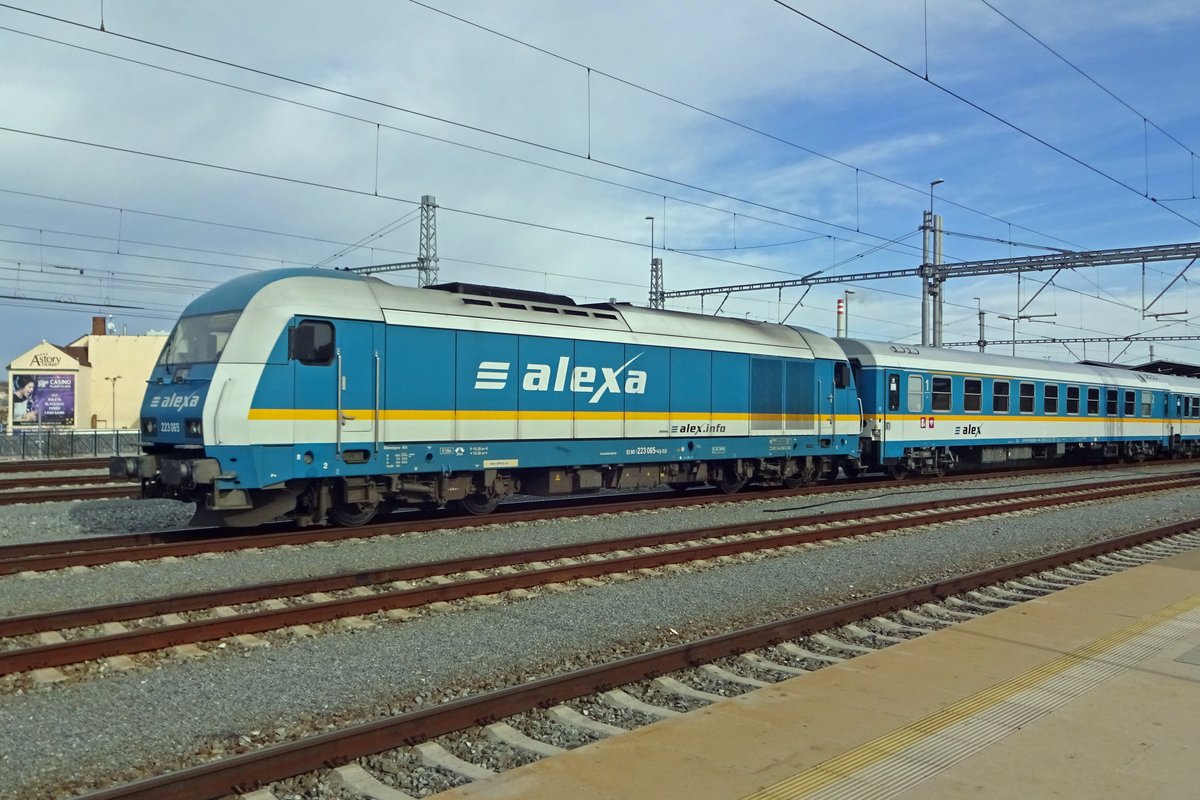 ALEX 223 065 quits Plzen hl.n. on 21 February 2020.