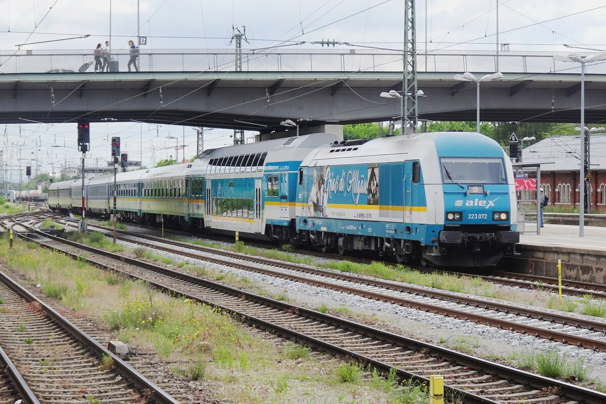 ALEX 223 072 enters Regensburg Hbf with a fast train from Hof on 27 May 2022.