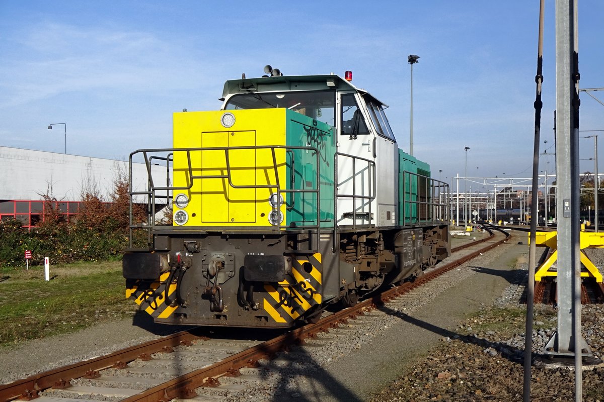 Alpha Trains 275 632 stands parked at Venlo on 25 November 2020.