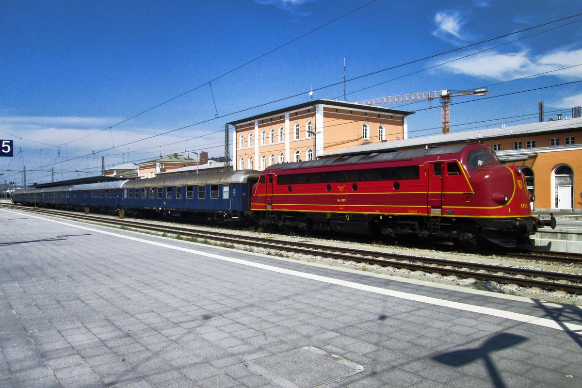 Altmark Rail 1155 hauls an extra train into Passau on 10 May 2018. The coaches were owned by IGE, but after a few serious hishaps, they sold the coaches to a Swiss operator. As it turned out to be, this extra train  to Budapest was one of the last IGE-specials.