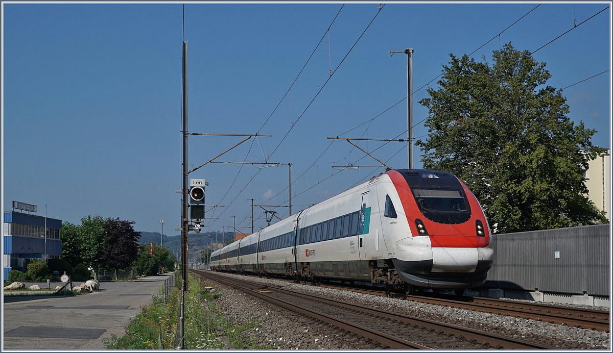 An ICN on the way to Zürich by Grenchen. 

22.07.2018