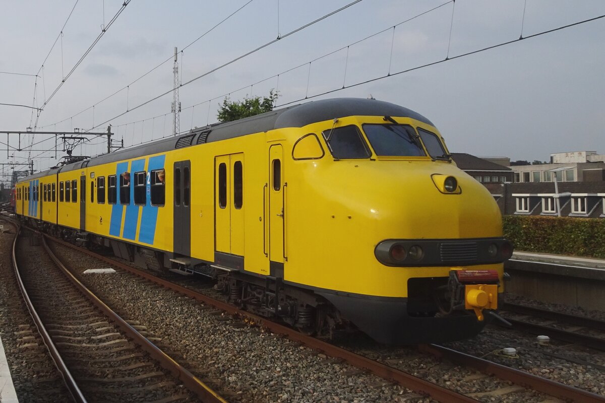 Apekop 904 quits Nijmegen on the evening of 29 June 2023 with a special train to zwolle and Amersfoort.