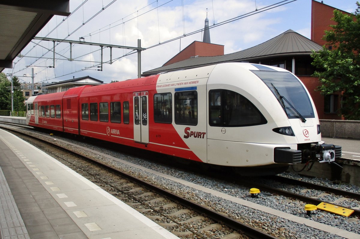 Arriva 258 calls at Zutphen on 20 July 2017.