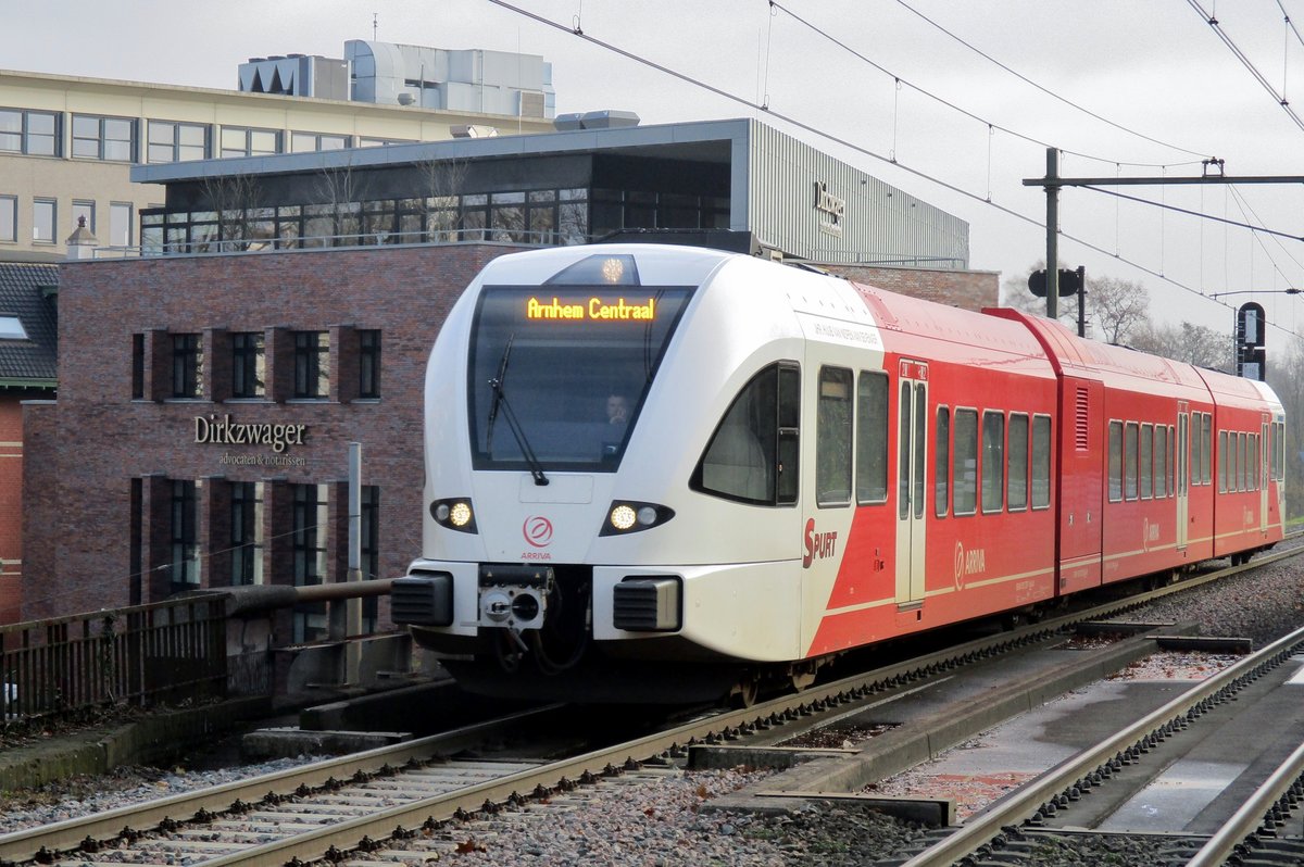 Arriva 373 calls at Arnhem Velperpoort on 3 December 2017.