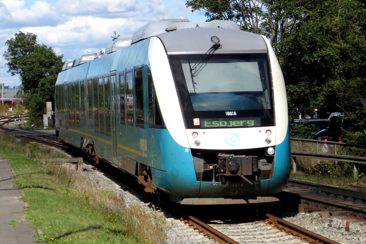 Arriva DK 1001 quits Niebüll with a train to Esbjerg on 20 September 2022.