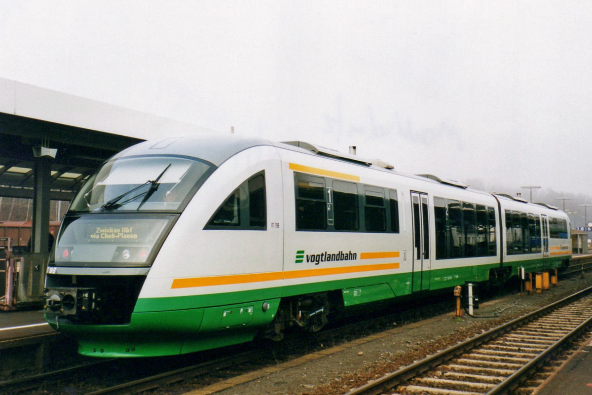 Arriva VT19 stands in Marktredwitz on 17 May 2003.