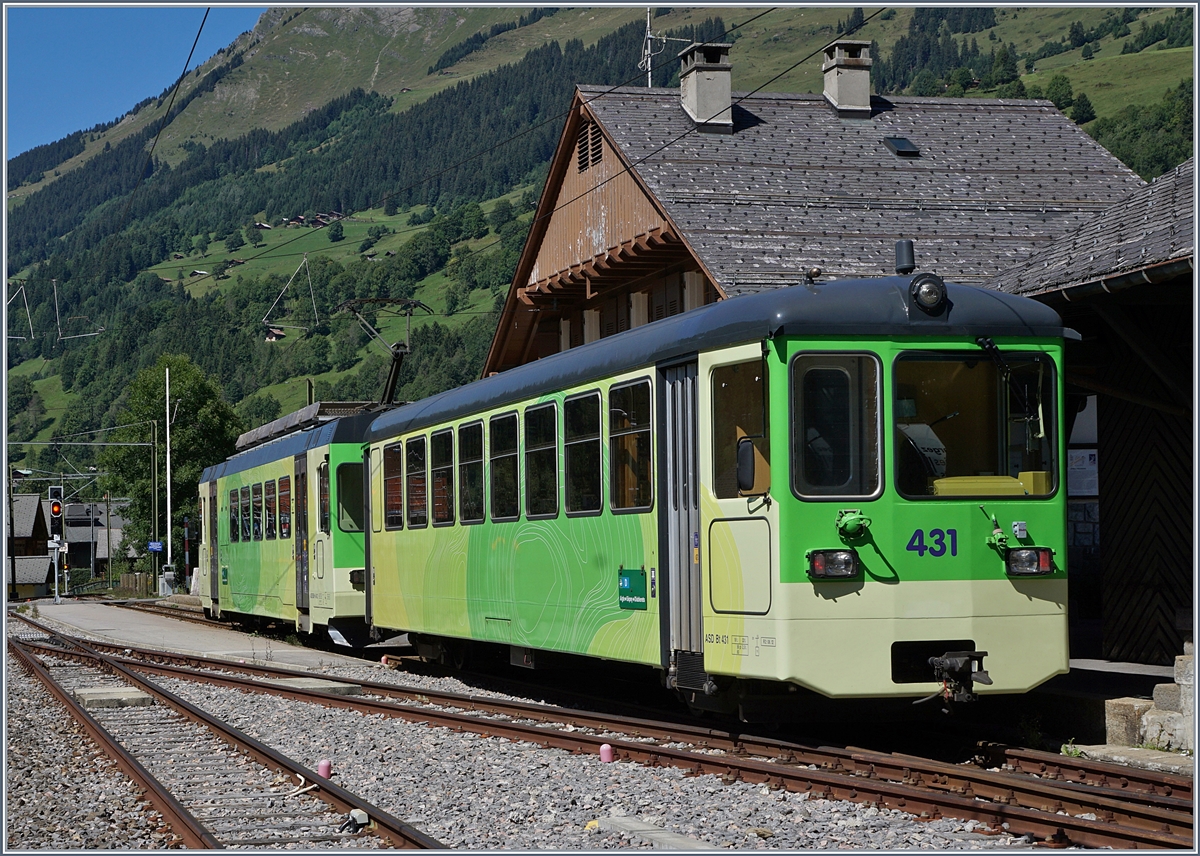 ASD BDe 4/4 402 with his Bt 431 in Les Diableres.
05.09.2017