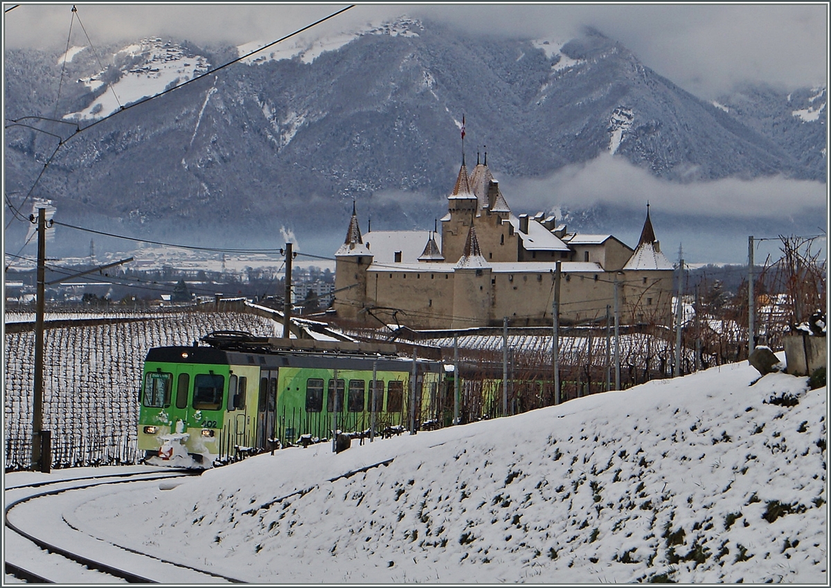 ASD local train near the Castle of Aigle. 
02.02.2015