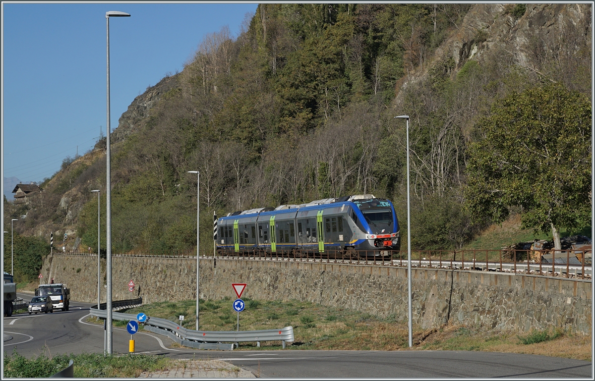 At the small town of Parleaz in the Aosta Valley I meet the FS Traniatlia Minuetto MD Aln 501 011 on its journey from Ivrea to Aosta.

October 11, 2023