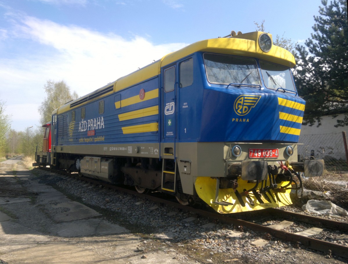 AZD 749 039-4 am 22.4.2015 in Kladno locomotive workshop KDS.