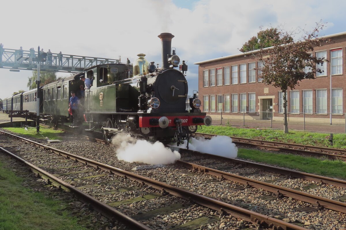 Back in the old days: during the MBS Autumn Steam days (Najaarsstoomdagen) ex-NS 8107 hauls a local train out of Haaksbergen on 14 October 2023.