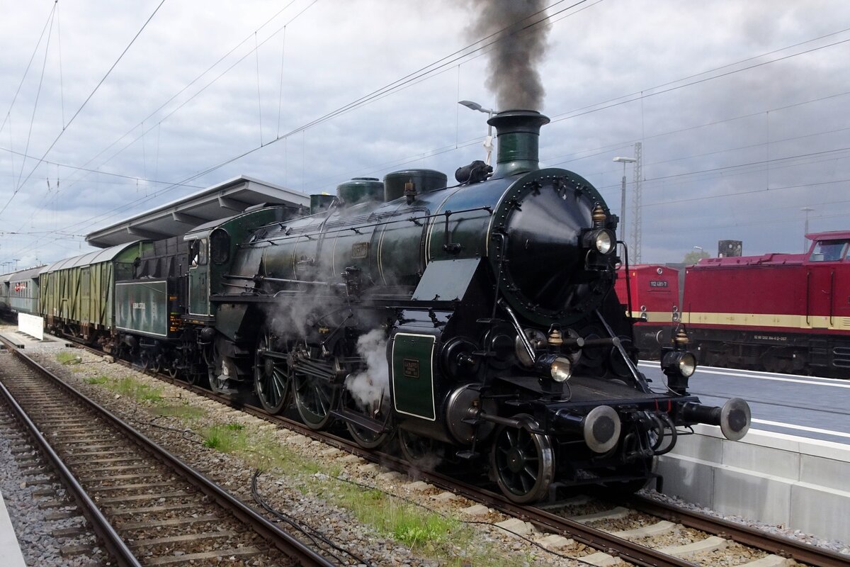 Bavarian pacific 3673 stands at Nördlingen with a steam shuttle on Ascendion Day 26 May 2022.