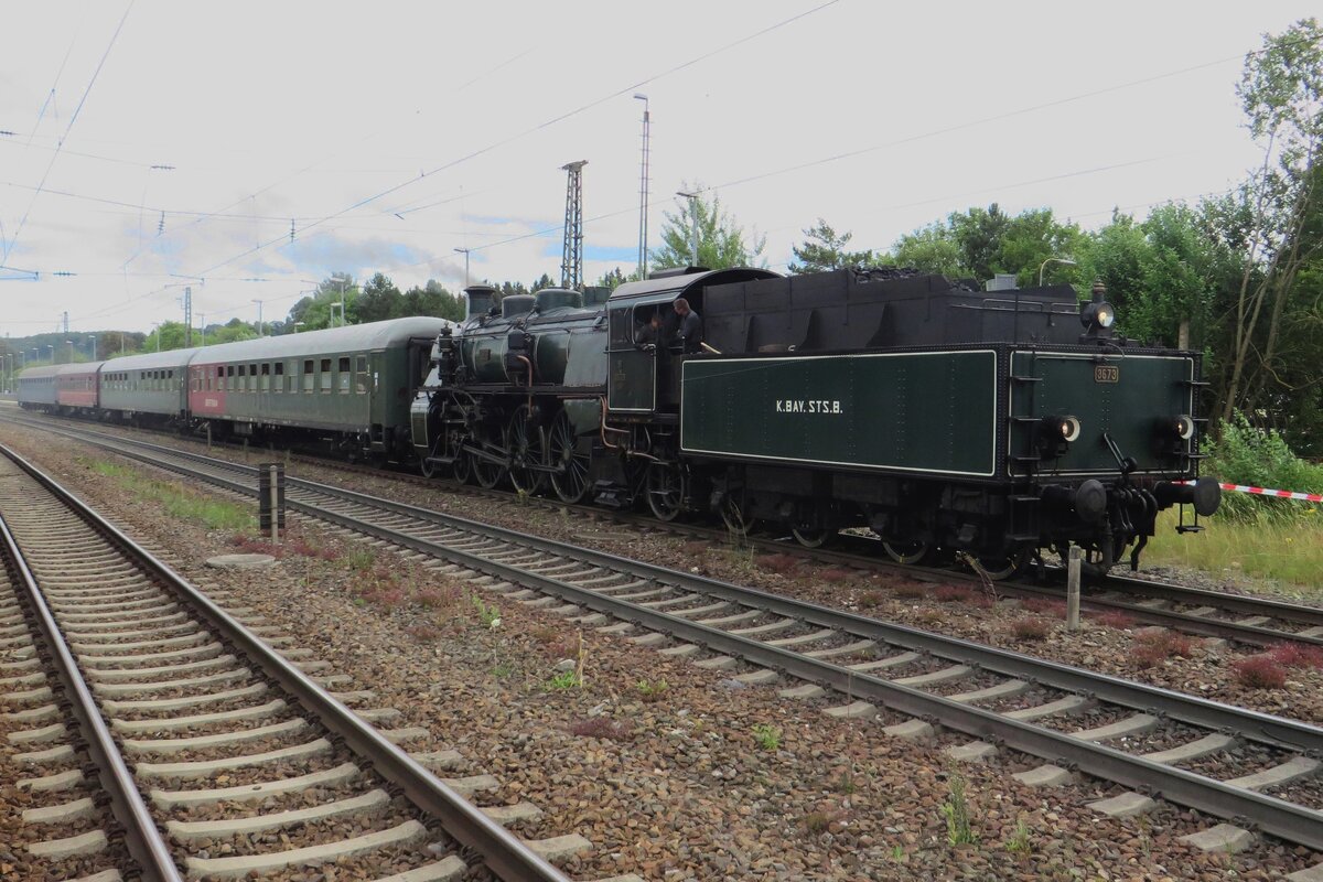 Bavarian Queen 3673 stands at Amstetten (W) with a planned steam special to Geislingen on 9 July 2022. Due to a total planning mess-up by DB Netze, this extra had to be cancelled.