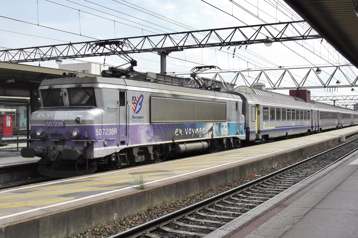 BB 7238 calls at Lyon Part-Dieu on 2 June 2014.