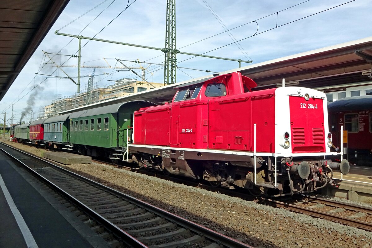 BEM's 212 084 stands at Göppingen during the Märklin Days on 14 September 2019.