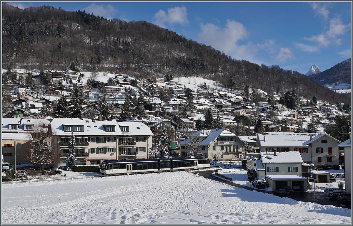 Between Blonay and the Château de Blonay stop there is a CEV MVR GTW ABeh 2/6 on the way to Vevey.

Jan 26, 2021