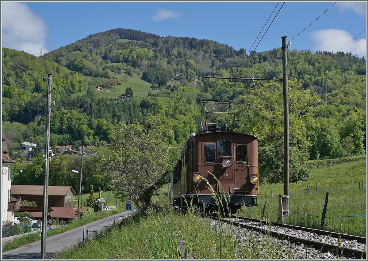 Blonay Chamby Nostalgie & Steam 2021: The Blonay-Chamby BOB HGe 3/3 29 in Cornaux on the way to Chamby. 

22.05.2021