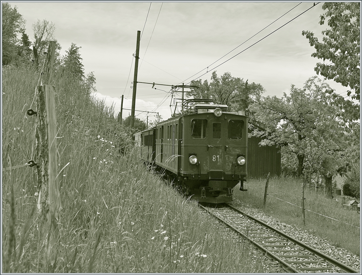 Blonay Chamby Nostalgie & Steam 2021: The Blonay-Chamby Bernina Bahn Ge 4/4 81 by Cornaux on the way to Blonay.

22.05.2021