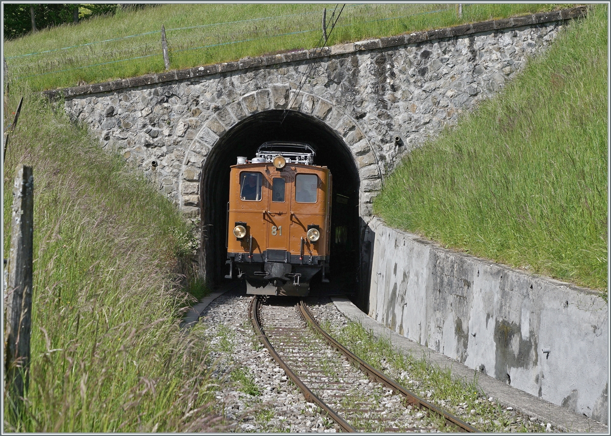 Blonay Chamby Nostalgie & Steam 2021: The Blonay-Chamby Bernina Bahn Ge 4/4 81 will be arriving shortly at Cornaux.

23.05.2021