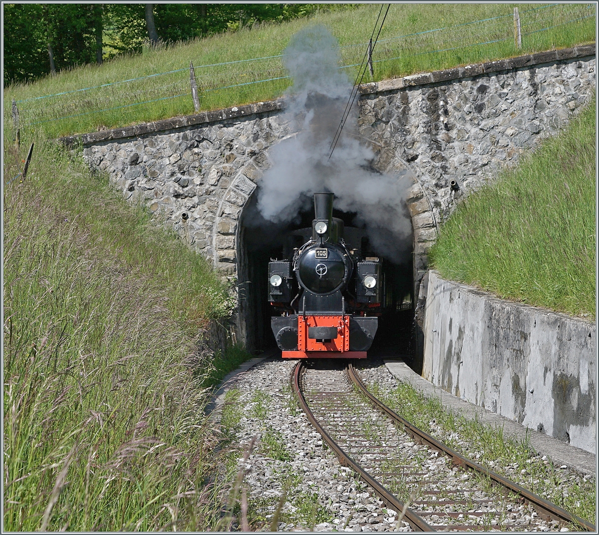 Blonay Chamby Nostalgie & Steam 2021: The Blonay-Chamby G 2x 2/2 105 will by arriving shortly at Cornaux. 

23.05.2021