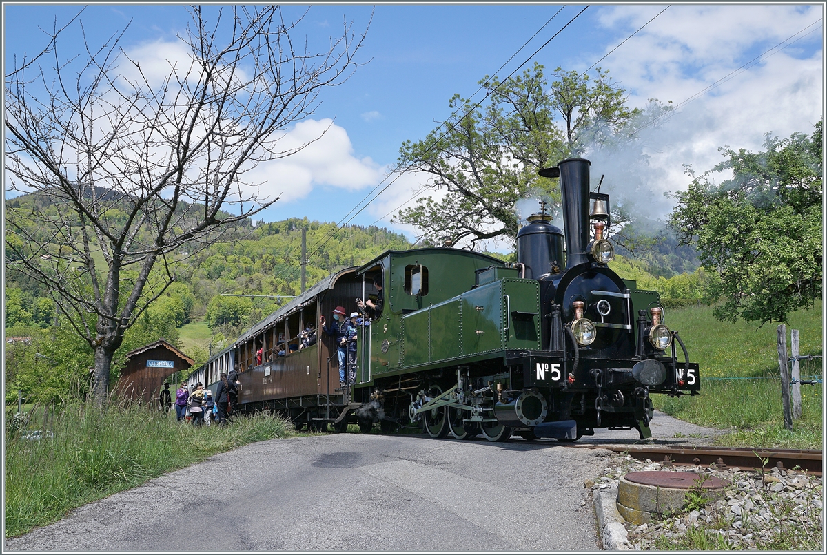 Blonay Chamby Nostalgie & Steam 2021: The Blonay-Chamby G 3/3 N° 5 (ex LEB) in Cornaux. 

09.05.2021